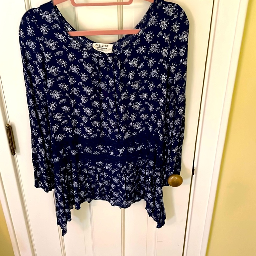 Navy Blue Flowing Top, Medium